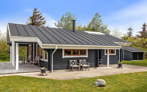 Stacie - 10M from the Sea: Home, Cottage, Porch, Siding, Farmhouse, Outdoor Structure