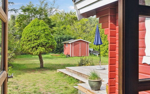 Tuukka - 150M from the Sea: Building, House, Residential Area, Home, Shrub, Roof, Cottage, Estate, Garden