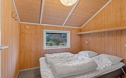 Uta - 300M from the Sea: Wood, Ceiling, Bedroom, Interior Design, Home, Floor, Bed, Room, Hardwood, Wood Stain