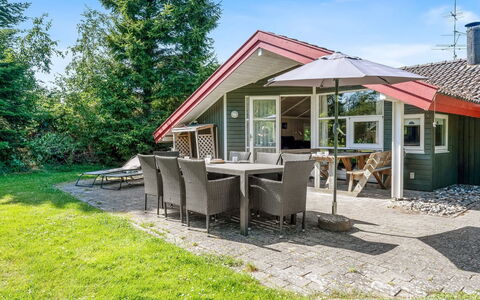 Uta - 300M from the Sea: Grass, House, Roof, Home, Cottage, Shrub, Land Lot, Rural Area, Farmhouse, Groundcover