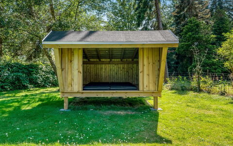 Uta - 300M from the Sea: Grass, House, Roof, Home, Cottage, Shrub, Land Lot, Rural Area, Farmhouse, Groundcover