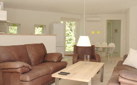 Fernande - 150M from the Sea: Furniture, Interior Design, Flooring, Floor, Wall, Wood, Couch, Wood Flooring, Living Room, Room