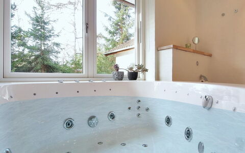 Fernande - 150M from the Sea: Bathtub, Plumbing Fixture, Bathroom, Interior Design, Plumbing, Tap, Room, Jacuzzi, Ceiling