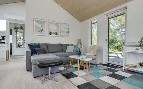 Jelke - 50M from the Sea: Apartment, Shade, Balcony, Chair, Fence, Outdoor Furniture, Aluminium, Artificial Turf