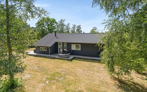 Jelke - 50M from the Sea: Apartment, Shade, Balcony, Chair, Fence, Outdoor Furniture, Aluminium, Artificial Turf