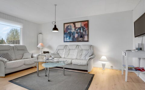 Esther - 700M from the Sea: Apartment, Shade, Balcony, Chair, Fence, Outdoor Furniture, Aluminium, Artificial Turf
