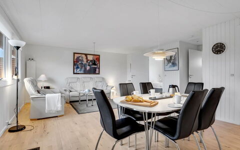 Esther - 700M from the Sea: Apartment, Shade, Balcony, Chair, Fence, Outdoor Furniture, Aluminium, Artificial Turf