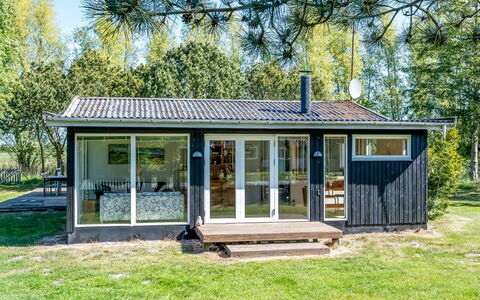 Arendine - 700M from the Sea: Roof, House, Home, Cottage, Door, Siding, Deck, Porch, Plank, Hardwood