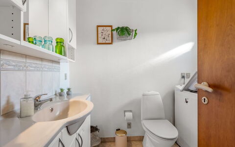 Hattie - 100M from the Sea: Interior Design, Plumbing Fixture, Wall, Flooring, Sink, Floor, Toilet, Bathroom, Toilet Seat, Bathroom Sink