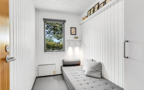 Lars - 250M from the Sea: Wood, Flooring, Floor, Interior Design, Bedroom, Ceiling, Bed, Room, Bedding, Bed Sheet