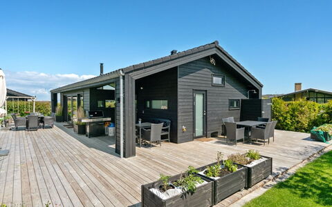 Kjell - 100M from the Sea: Blue, Shrub, Cottage, Groundcover, Garden, Estate, Shade, Landscaping, Farmhouse, Eco Hotel