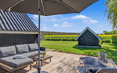 Elbert - 100M from the Sea: Wood, Garden, Backyard, Land Lot, Home, Roof, Shade, Deck, Hardwood, Yard