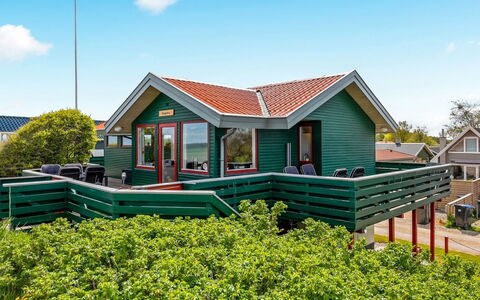 Eldar - 5M from the Sea: Blue, Shrub, Cottage, Groundcover, Garden, Estate, Shade, Landscaping, Farmhouse, Eco Hotel