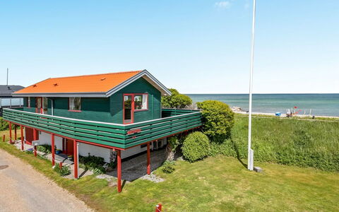 Eldar - 5M from the Sea: Blue, Shrub, Cottage, Groundcover, Garden, Estate, Shade, Landscaping, Farmhouse, Eco Hotel