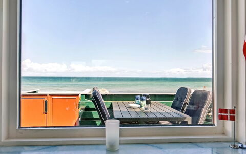 Eldar - 5M from the Sea: Blue, Shrub, Cottage, Groundcover, Garden, Estate, Shade, Landscaping, Farmhouse, Eco Hotel