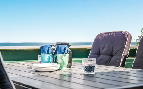 Eldar - 5M from the Sea: Blue, Shrub, Cottage, Groundcover, Garden, Estate, Shade, Landscaping, Farmhouse, Eco Hotel