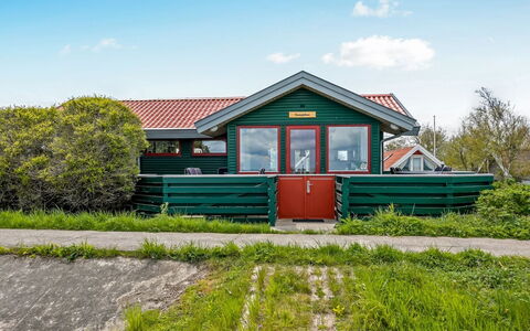 Eldar - 5M from the Sea: Blue, Shrub, Cottage, Groundcover, Garden, Estate, Shade, Landscaping, Farmhouse, Eco Hotel