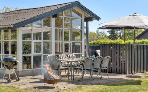 Aleksa - 400M from the Sea: Blue, Shrub, Cottage, Groundcover, Garden, Estate, Shade, Landscaping, Farmhouse, Eco Hotel