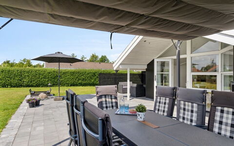 Dyrken - 200M from the Sea: Apartment, Shade, Balcony, Chair, Fence, Outdoor Furniture, Aluminium, Artificial Turf