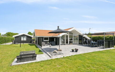 Dyrken - 200M from the Sea: Apartment, Shade, Balcony, Chair, Fence, Outdoor Furniture, Aluminium, Artificial Turf