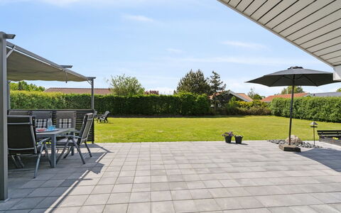 Dyrken - 200M from the Sea: Apartment, Shade, Balcony, Chair, Fence, Outdoor Furniture, Aluminium, Artificial Turf