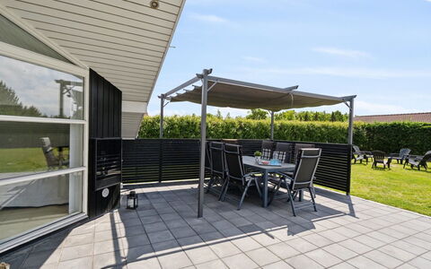 Dyrken - 200M from the Sea: Apartment, Shade, Balcony, Chair, Fence, Outdoor Furniture, Aluminium, Artificial Turf