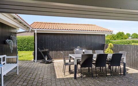 Dyrken - 200M from the Sea: Apartment, Shade, Balcony, Chair, Fence, Outdoor Furniture, Aluminium, Artificial Turf