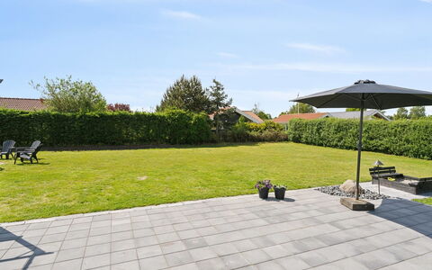 Dyrken - 200M from the Sea: Apartment, Shade, Balcony, Chair, Fence, Outdoor Furniture, Aluminium, Artificial Turf