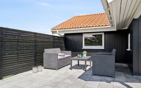 Dyrken - 200M from the Sea: Apartment, Shade, Balcony, Chair, Fence, Outdoor Furniture, Aluminium, Artificial Turf