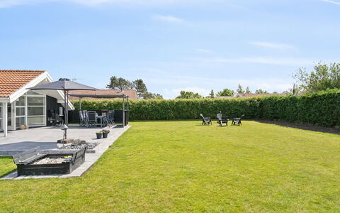 Dyrken - 200M from the Sea: Apartment, Shade, Balcony, Chair, Fence, Outdoor Furniture, Aluminium, Artificial Turf