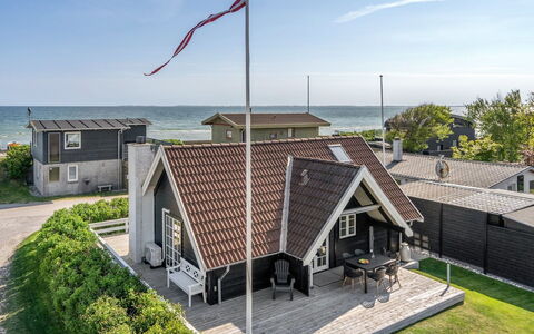 Ulv - 25M from the Sea: Residential Area, Roof, Suburb, Driveway, Estate, Chimney