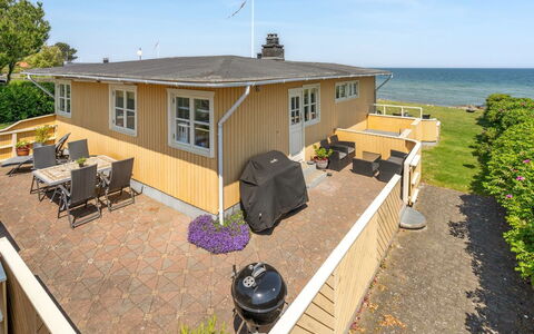 Hwitserk - 5M from the Sea: Residential Area, Roof, Suburb, Driveway, Estate, Chimney