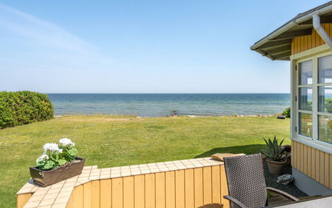 Hwitserk - 5M from the Sea: Residential Area, Roof, Suburb, Driveway, Estate, Chimney