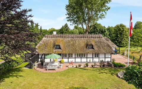 Maileen - 2.1Km to the Fjord: Blue, Shrub, Cottage, Groundcover, Garden, Estate, Shade, Landscaping, Farmhouse, Eco Hotel