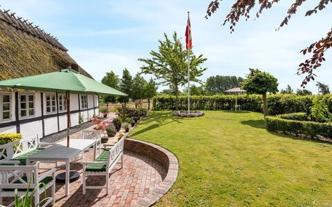 Maileen - 2.1Km to the Fjord: Blue, Shrub, Cottage, Groundcover, Garden, Estate, Shade, Landscaping, Farmhouse, Eco Hotel