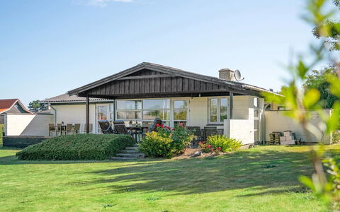 Evald - 200M from the Sea: Blue, Shrub, Cottage, Groundcover, Garden, Estate, Shade, Landscaping, Farmhouse, Eco Hotel