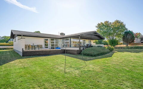 Evald - 200M from the Sea: Blue, Shrub, Cottage, Groundcover, Garden, Estate, Shade, Landscaping, Farmhouse, Eco Hotel