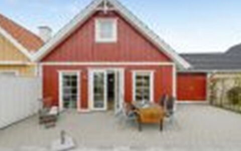 Bleike - 250M from the Sea: Blue, Shrub, Cottage, Groundcover, Garden, Estate, Shade, Landscaping, Farmhouse, Eco Hotel