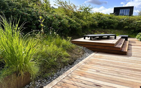 Anny - 100M from the Sea: Grass, House, Roof, Home, Cottage, Shrub, Land Lot, Rural Area, Farmhouse, Groundcover