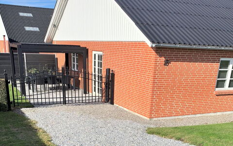 Ringulf - 350M from the Sea: Blue, Shrub, Cottage, Groundcover, Garden, Estate, Shade, Landscaping, Farmhouse, Eco Hotel
