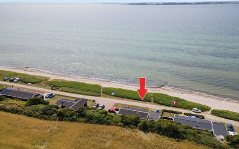 Akseline - 20M from the Sea: Blue, Shrub, Cottage, Groundcover, Garden, Estate, Shade, Landscaping, Farmhouse, Eco Hotel