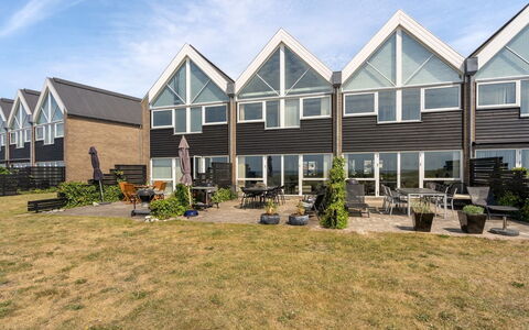 Lucjan - 50M from the Sea: Blue, Shrub, Cottage, Groundcover, Garden, Estate, Shade, Landscaping, Farmhouse, Eco Hotel