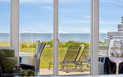 Ninne - 50M from the Sea: Wood, Roof, Architecture, Home, House, Cottage, Siding, Hardwood, Slope, Estate