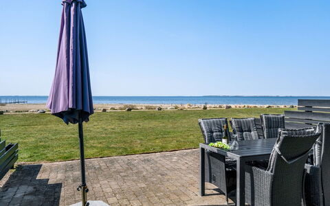 Ninne - 50M from the Sea: Wood, Roof, Architecture, Home, House, Cottage, Siding, Hardwood, Slope, Estate