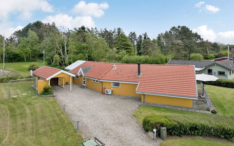 Hjalmar - 400M from the Sea: Blue, Shrub, Cottage, Groundcover, Garden, Estate, Shade, Landscaping, Farmhouse, Eco Hotel