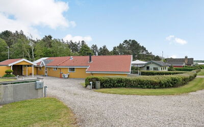 Hjalmar - 400M from the Sea