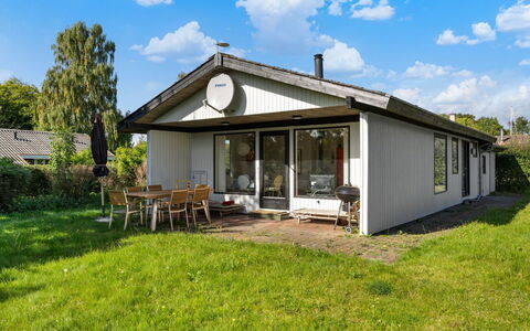 Kalle - 400M from the Sea: Apartment, Shade, Balcony, Chair, Fence, Outdoor Furniture, Aluminium, Artificial Turf