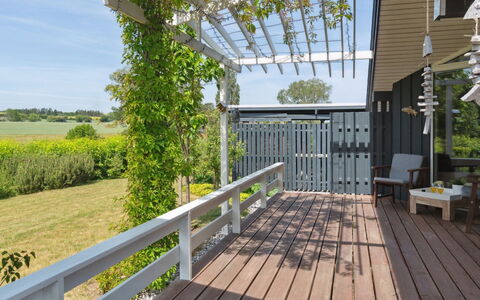 Kulben - 450M from the Sea: Wood, Porch, Land Lot, Shade, Composite Material, Garden, Deck, Outdoor Structure, Balcony, Eco Hotel