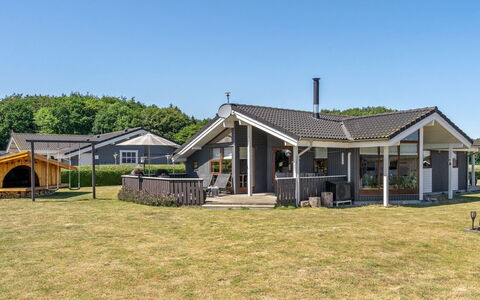 Ela - 500M from the Sea: Grass, Shrub, House, Garden, Home, Cottage, Land Lot, Lawn, Groundcover