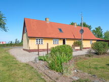 aki - 1.5km From The Sea